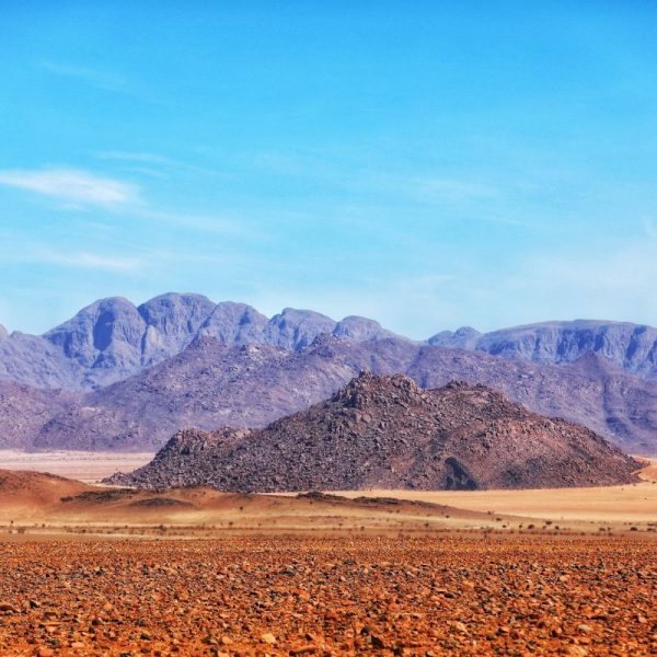 Пустыня Калахари, горы из камня