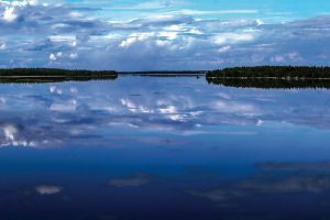 Русский север, Озёра, отражение облаков в воде
